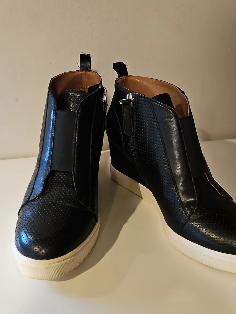 LINEA PAOLO  FELICIA Black Perforated Wedge Ankle Sneakers Boots sz 6.5